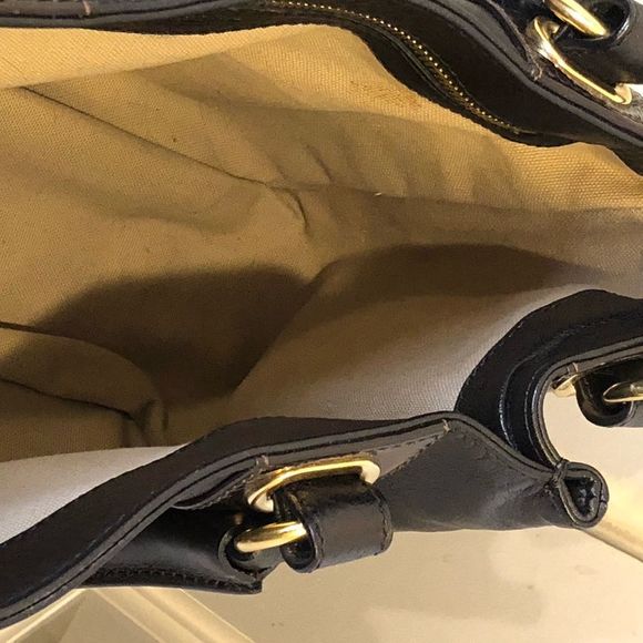 MARC JACOBS Black Italian Leather Grommet Accent Top Handle Crossbody Satchel - Picture 13 of 16